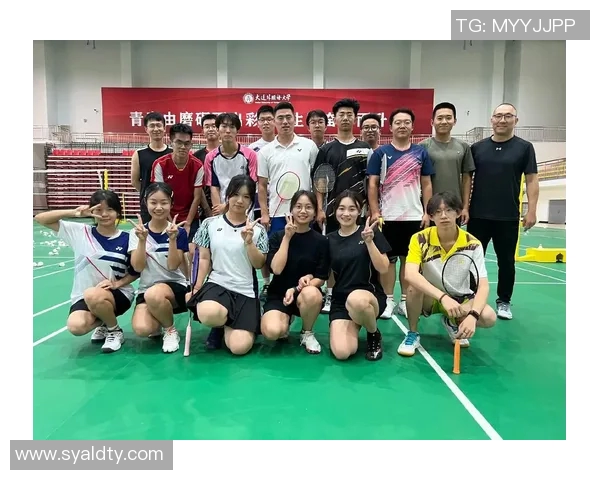 成都羽毛球队与广州羽毛球队赛后复盘分析意识差异与战术调整探讨