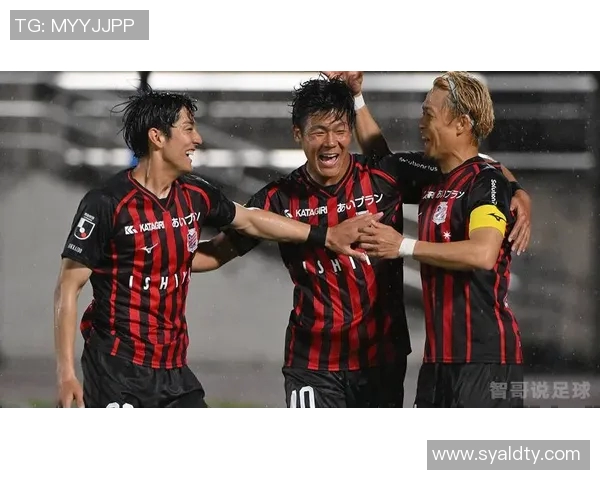 日本联赛精彩对决札幌主场迎战清水球队全力争胜