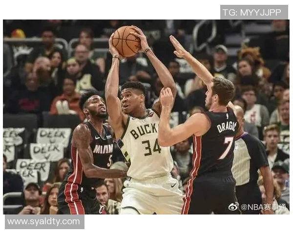 火箭队与雄鹿队激战三月八日赛场谁能笑到最后