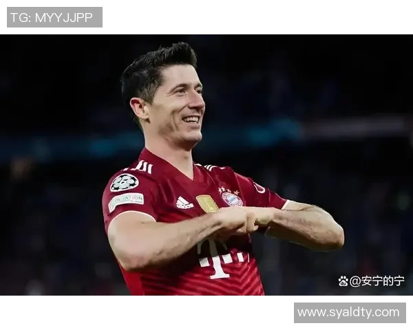 莱万再创辉煌带领球队冲击冠军梦想展现无与伦比的足球天赋与领导力