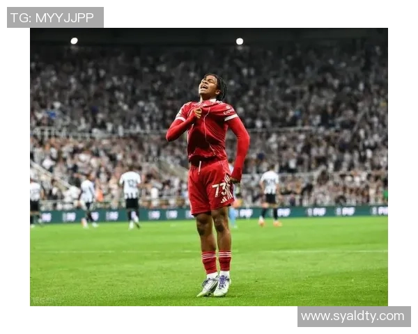 范戴克：从青涩小将到世界顶级后卫的传奇之路与成长故事