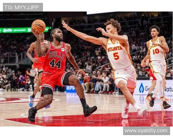 2011季后赛公牛与老鹰第三场激战回顾与精彩瞬间分析 2011季后赛公牛与老鹰第三场激战回顾与精彩瞬间分析