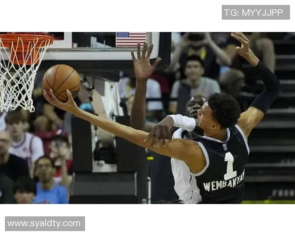 文班亚马法国队首秀狂砍27分震撼意大利吸引NBA球探密切关注